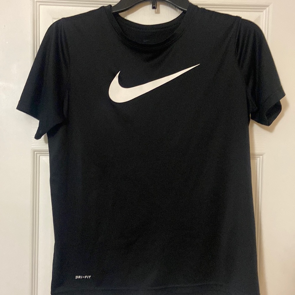 Nike T-shirt.  Boy’s XL.